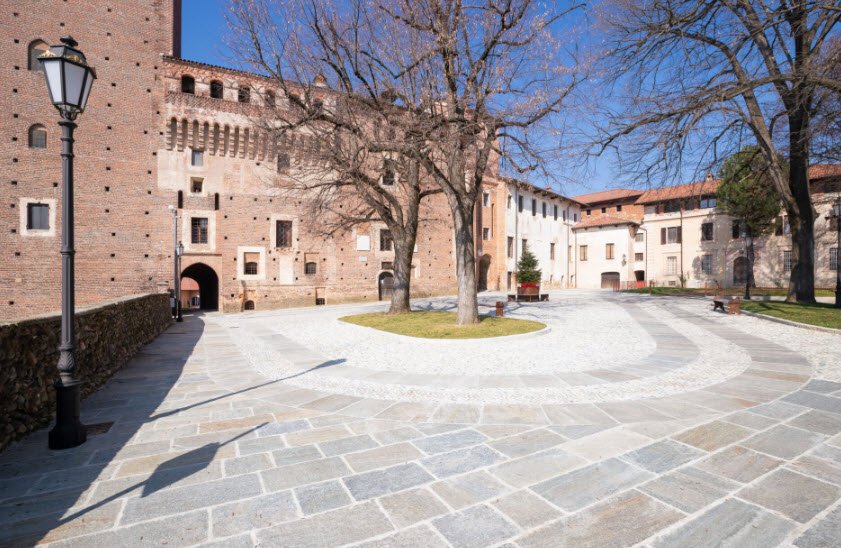 Castello di Rovasenda, Rovasenda, Italy